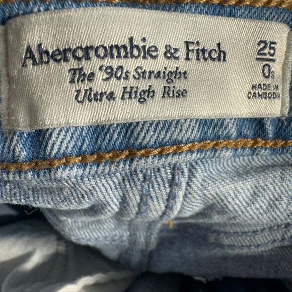 Abercrombie & Fitch Women's Ultra High Rise 90s Straight Jean - Picture 5 of 7